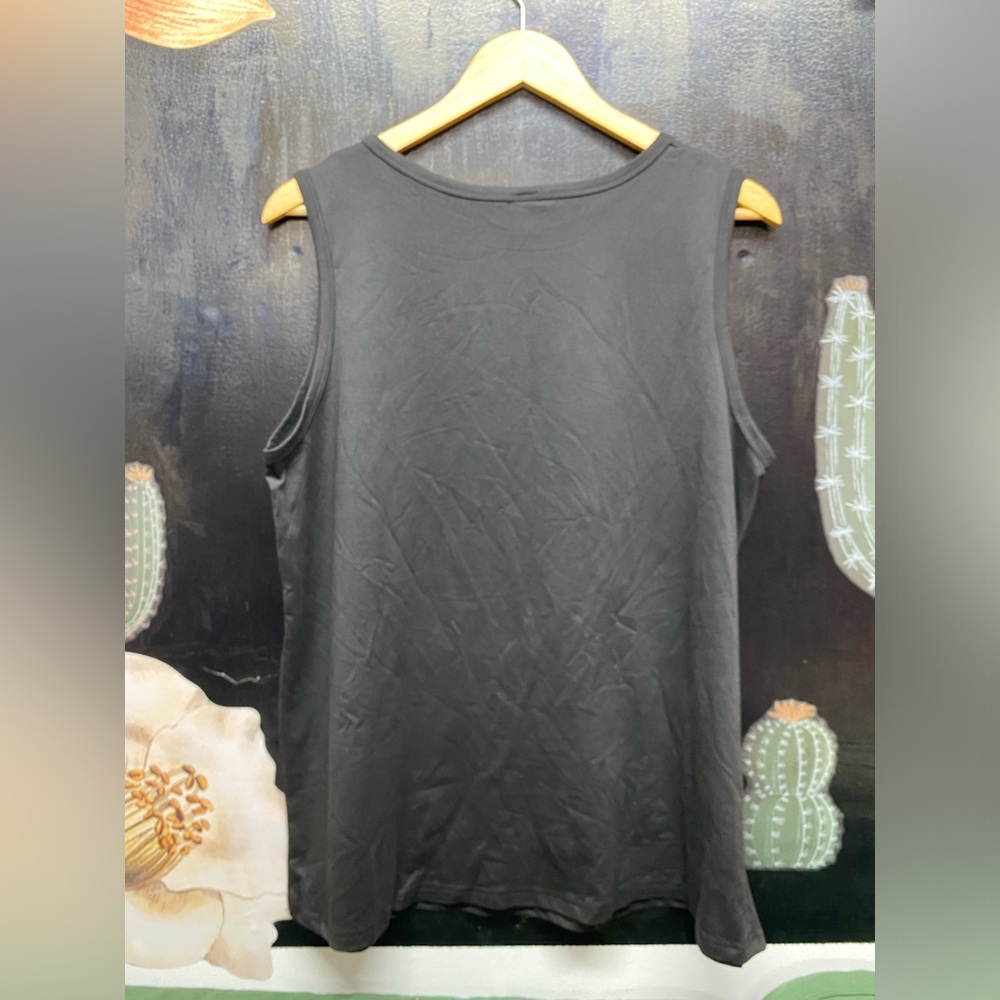 🧿SUPER SALE; PRICE FIRM🧿
BEETLEJUICE Tank top!!! 🖤🤍 - Picture 8 of 13